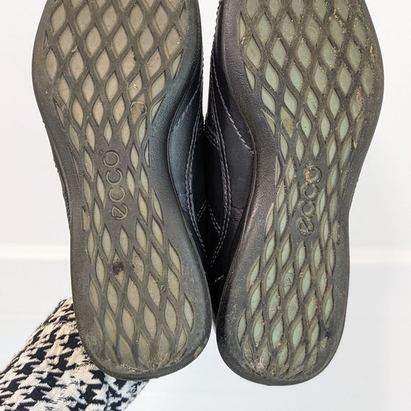 Leather sneakers by Ecco - Picture 14 of 16